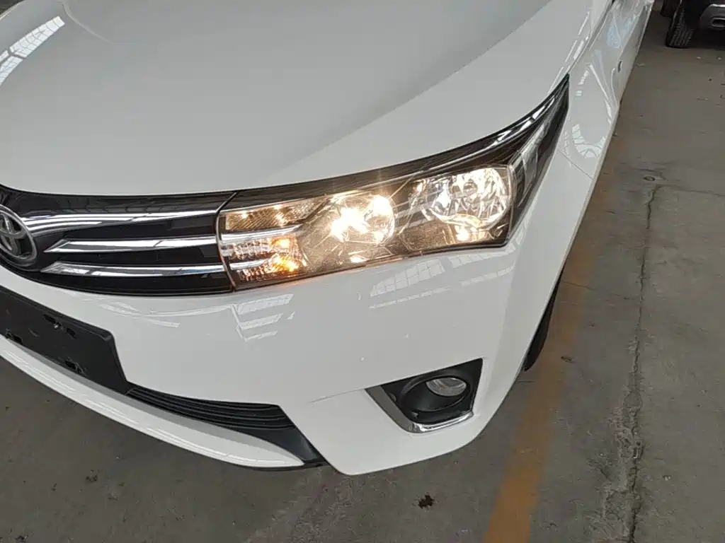 Toyota Corolla 2015 — фото 24