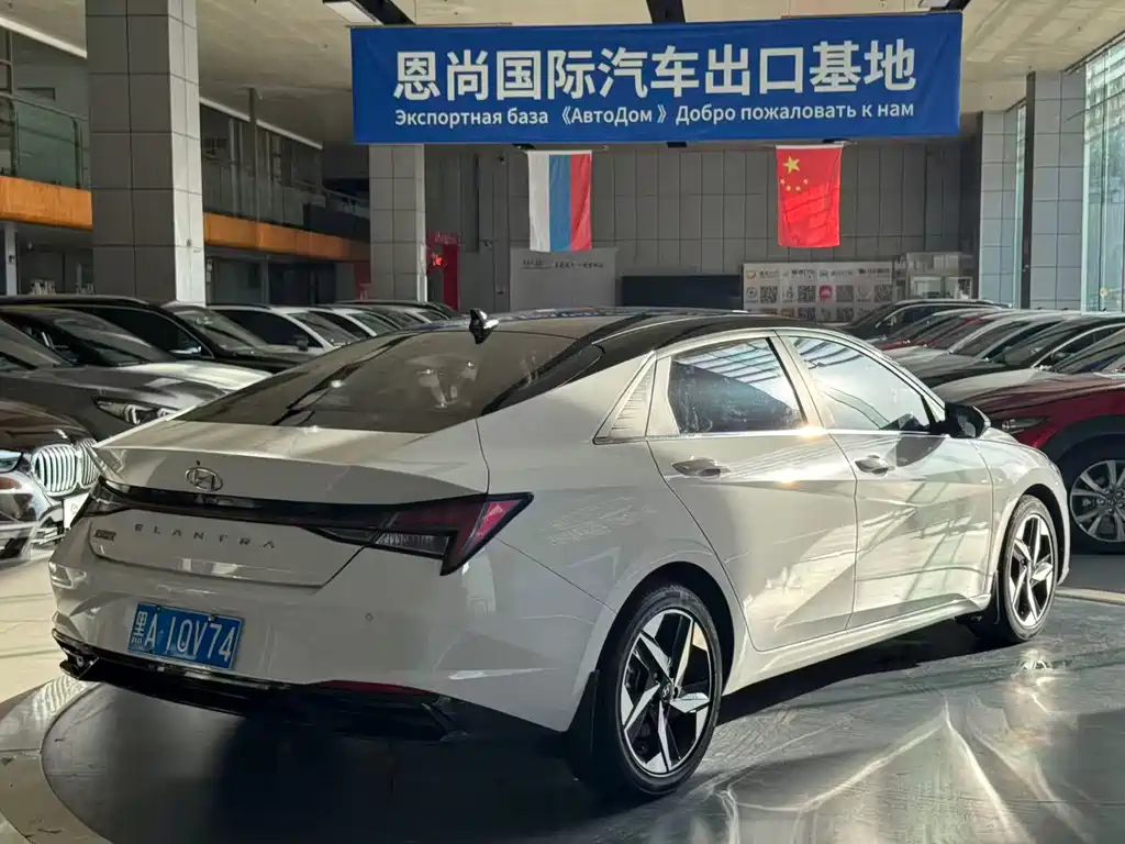Hyundai Elantra 2022