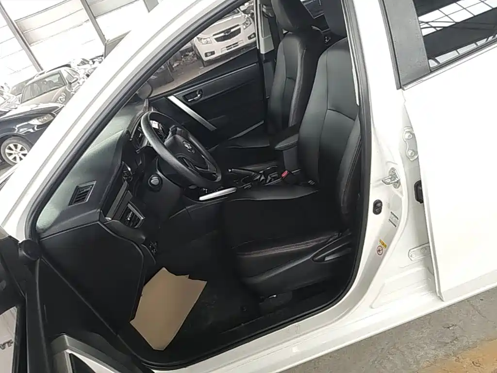 Toyota Corolla 2015 — фото 15