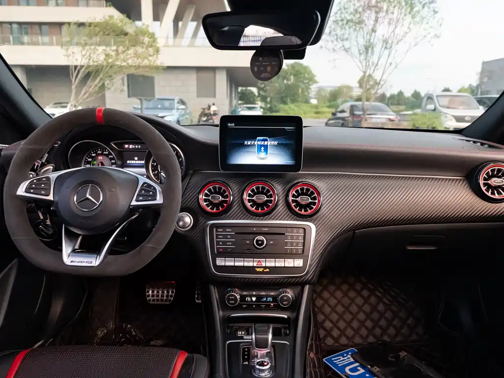 Mercedes-Benz A-Class AMG 2018 — фото 6