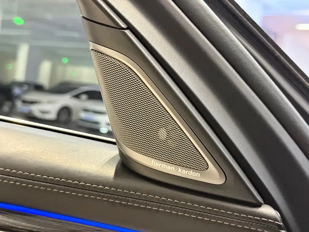 BMW 7 Series 2018 — фото 12