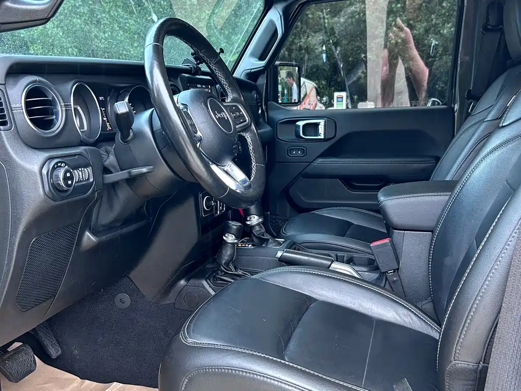 Jeep Wrangler 2021 — фото 10