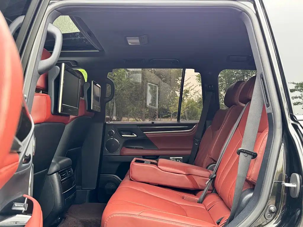 Lexus LX 2018 — фото 15