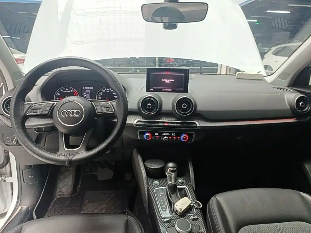 Audi Q2L 2021 — фото 10