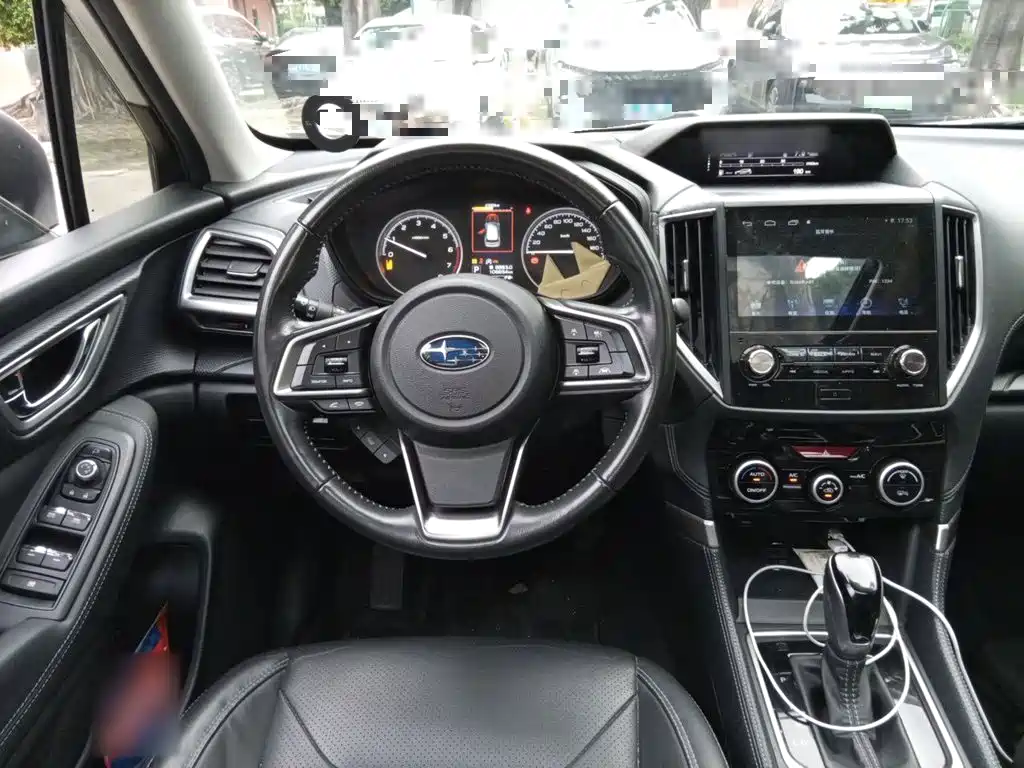 Subaru Forester 2019 — фото 11