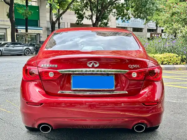 Infiniti Q50L 2015