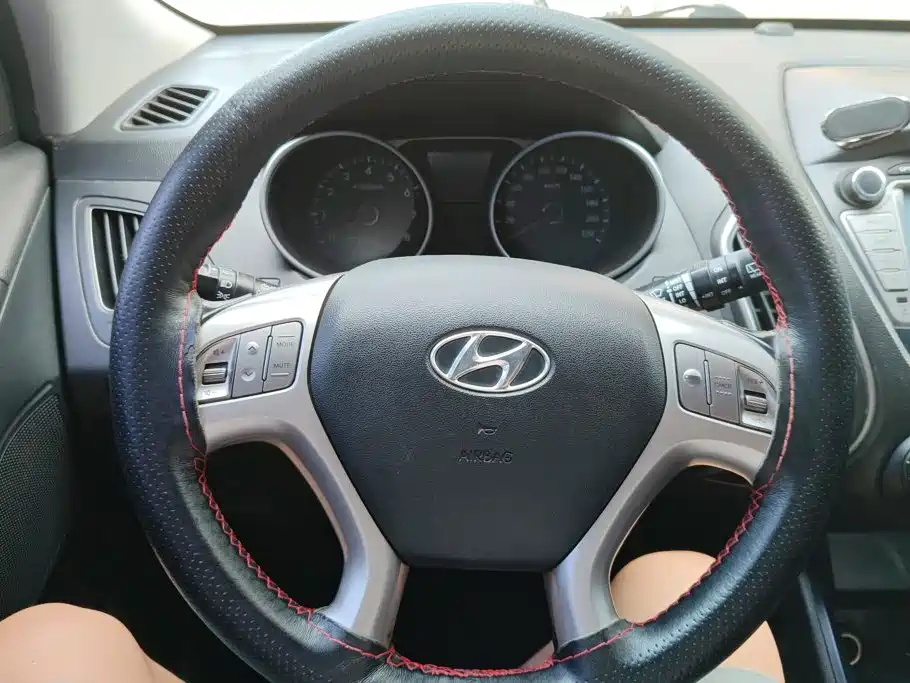 Hyundai ix35 2013 — фото 15