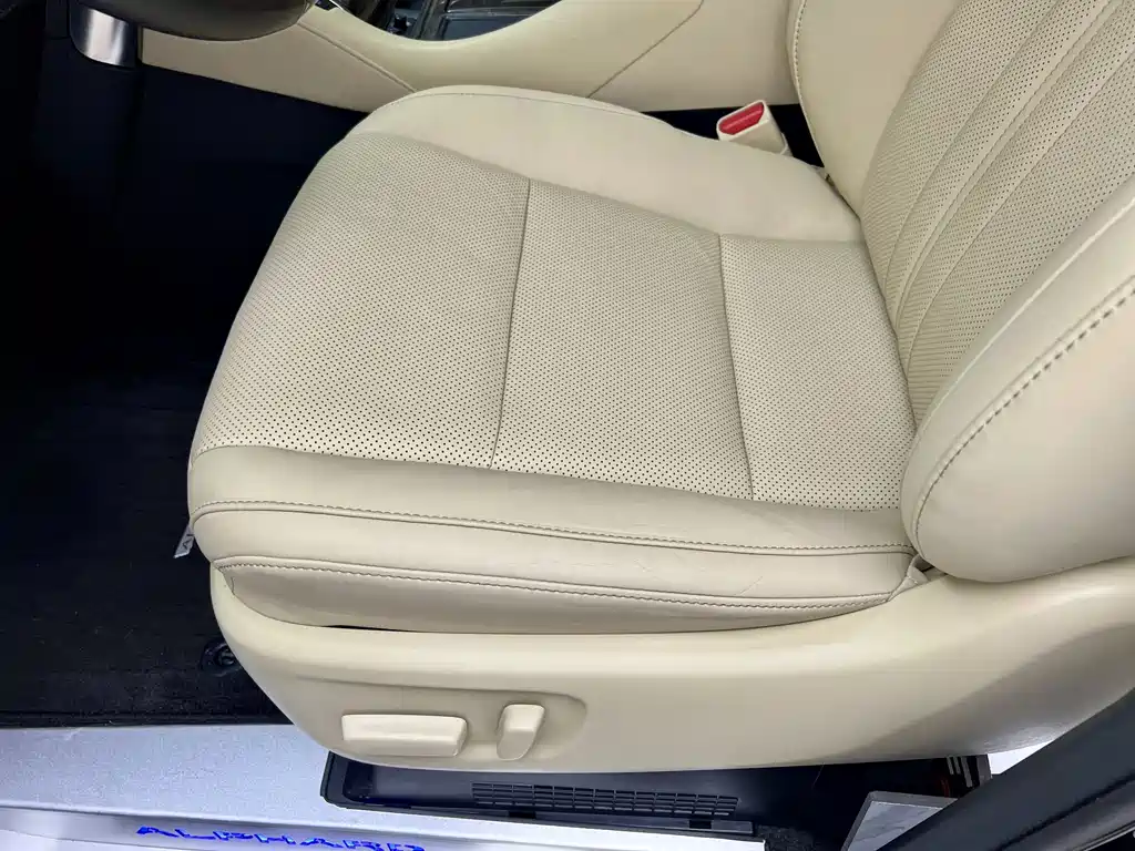 Toyota Alphard 2023 — фото 17