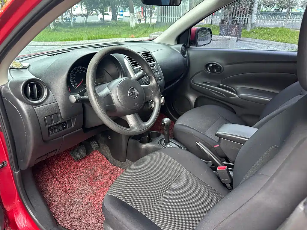 Nissan Sunny 2012 — фото 15