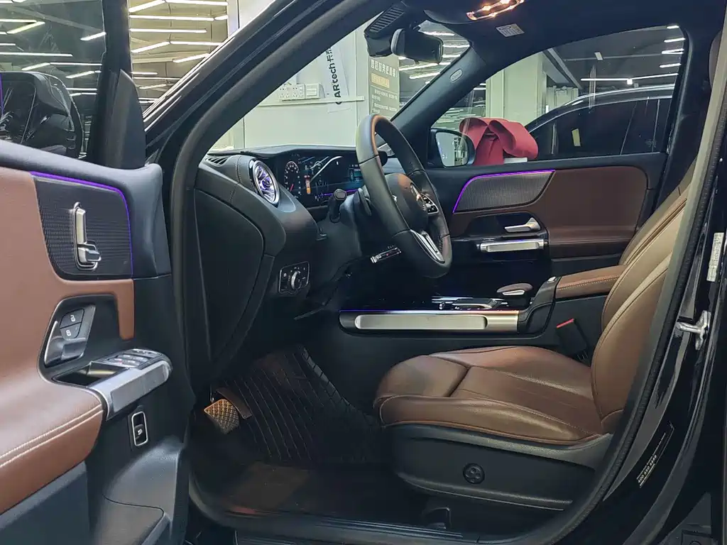 Mercedes-Benz GLB 2023