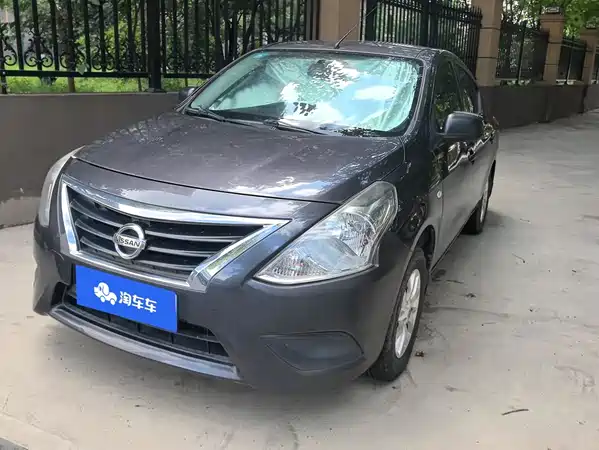 Nissan Sunny 2015