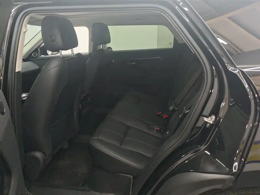 Land Rover Evoque 2023 — фото 11