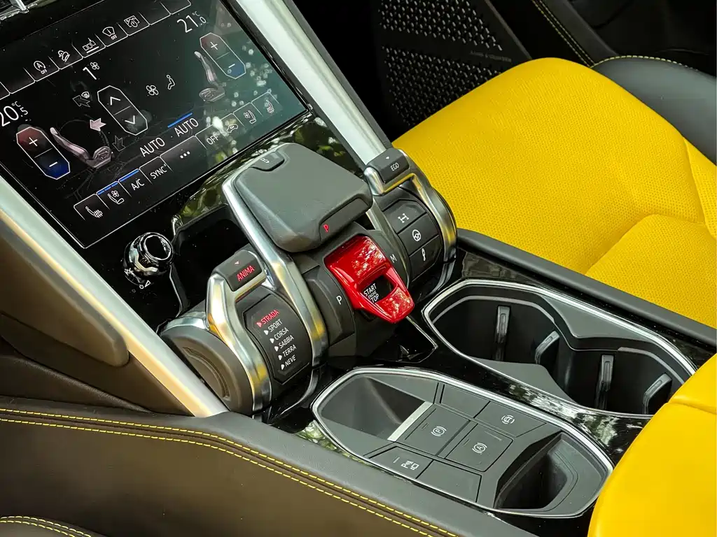 Lamborghini Urus 2019 — фото 16