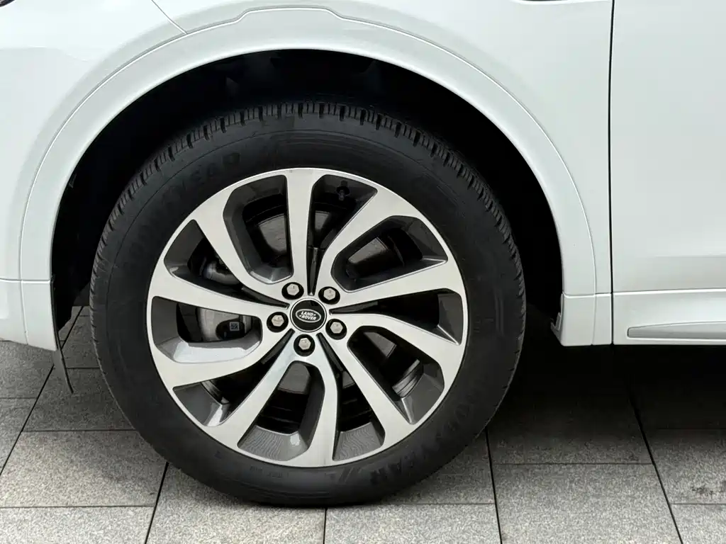 Land Rover Discovery Sport 2024 — фото 10