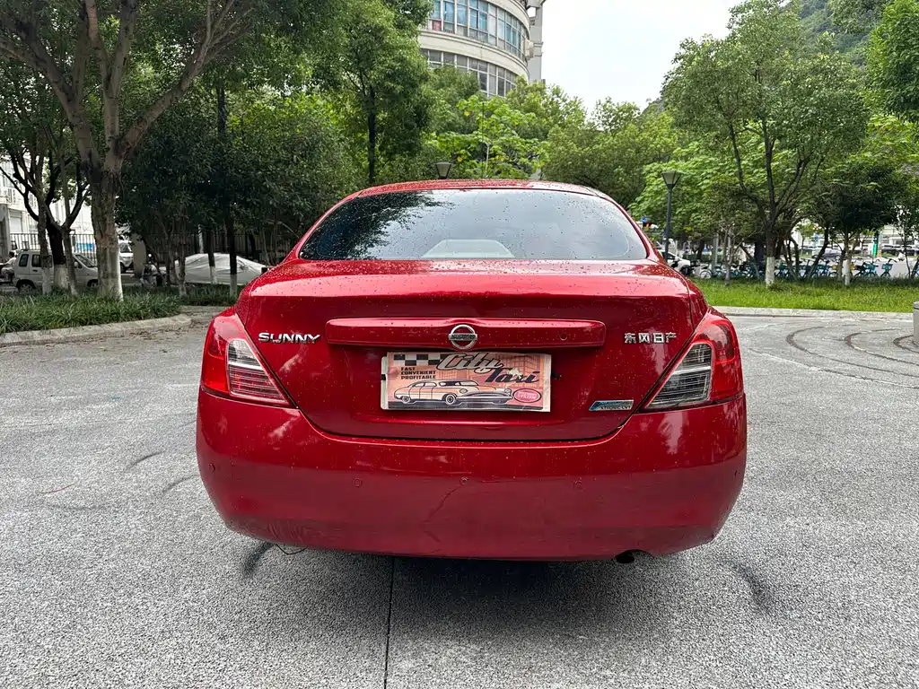 Nissan Sunny 2012