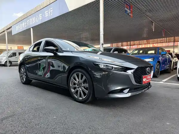 Mazda 3 Axela 2023