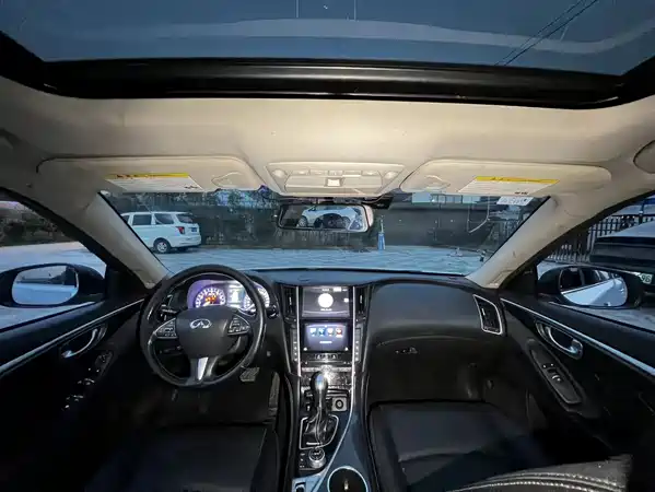 Infiniti Q50L 2015