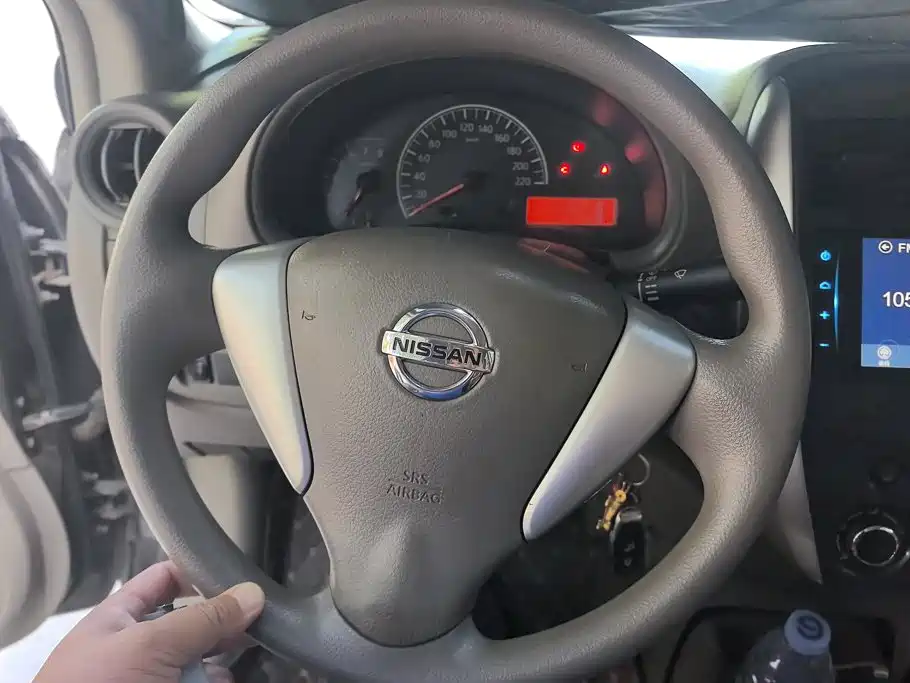 Nissan Sunny 2015 — фото 15