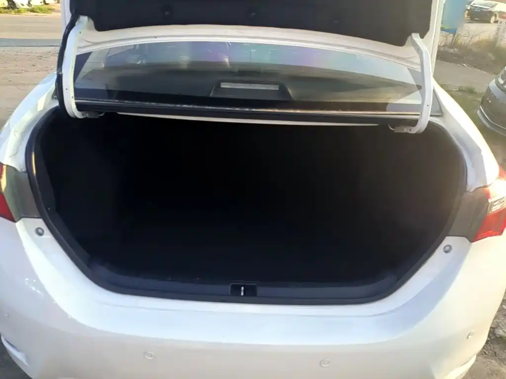 Toyota Corolla 2017 — фото 19