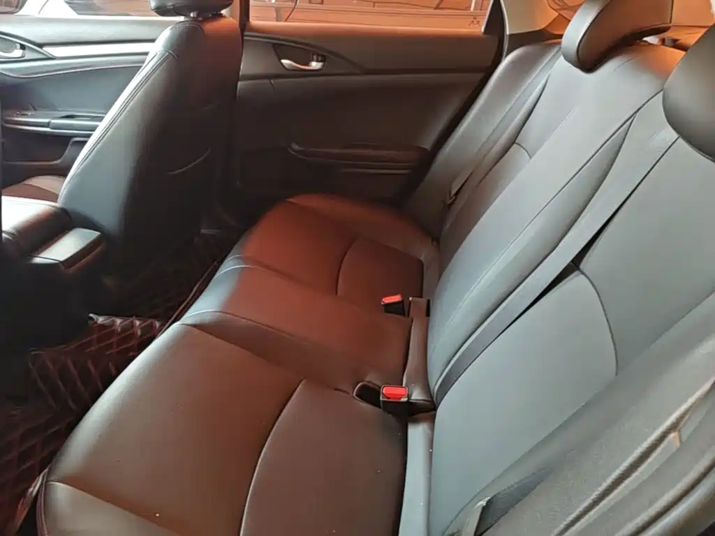 Honda Civic 2018 — фото 17
