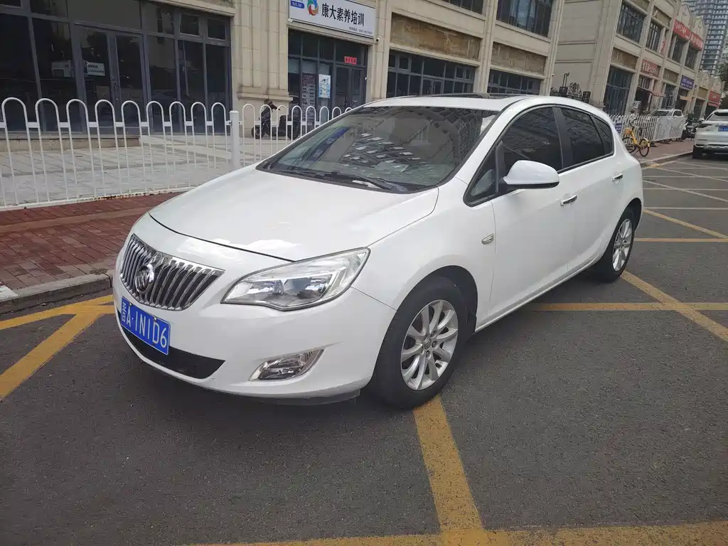 Buick Excelle 2012