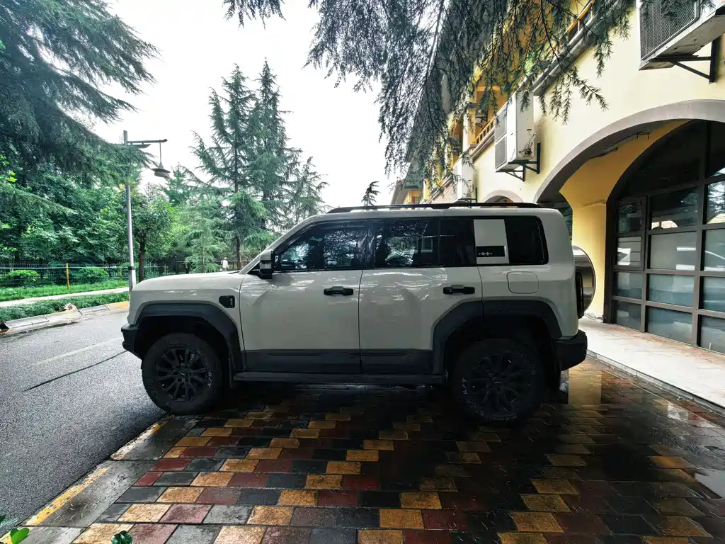 Fang Cheng Bao Leopard 5 2024