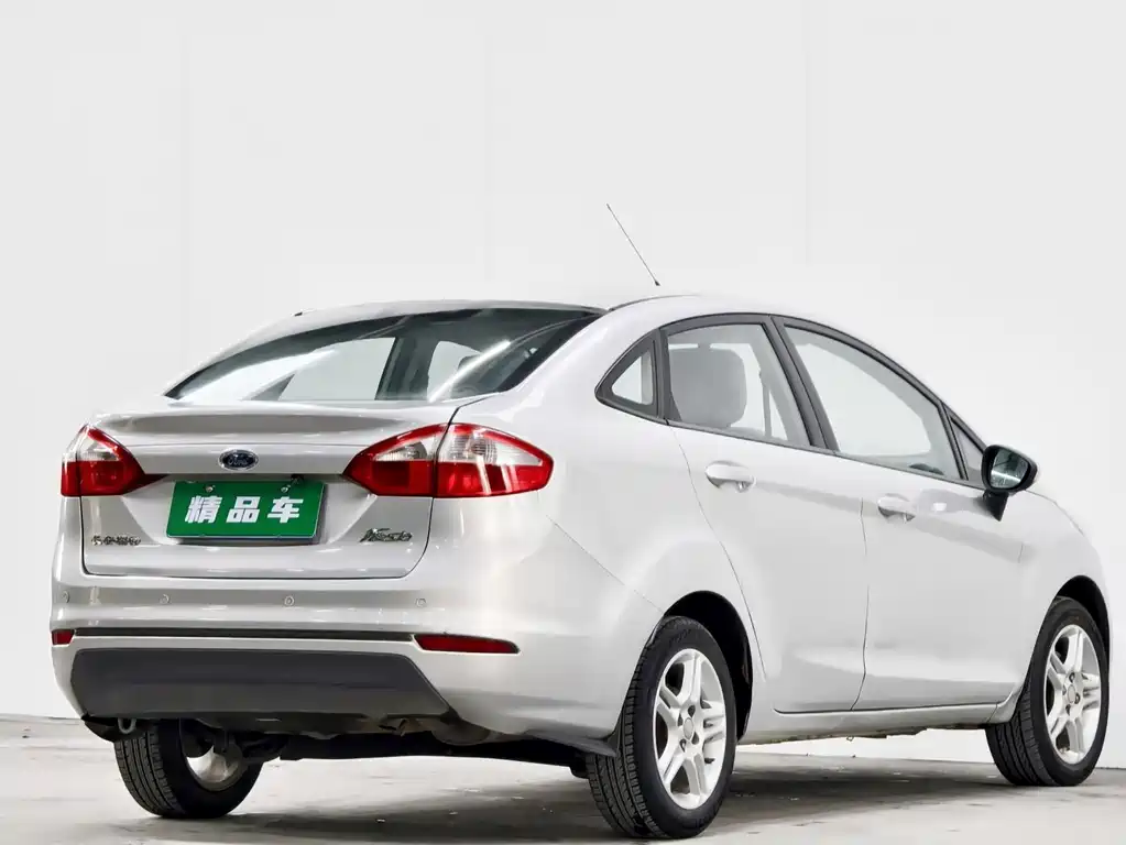 Ford Fiesta 2014 — фото 6