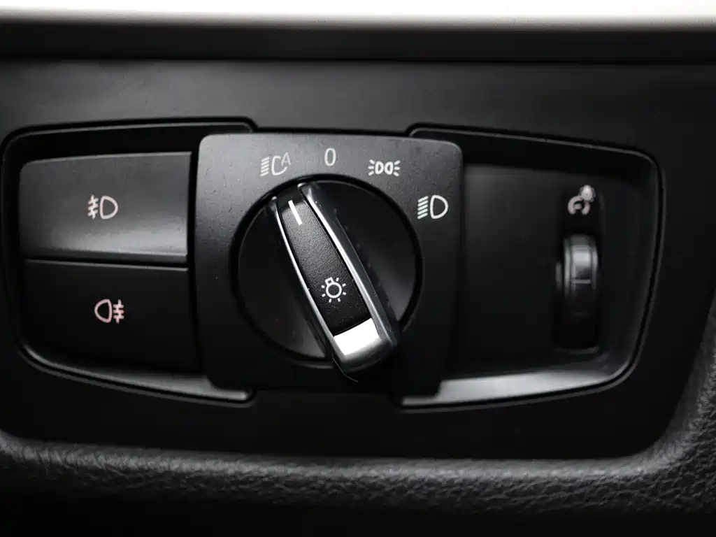 BMW 3 Series 2016 — фото 33