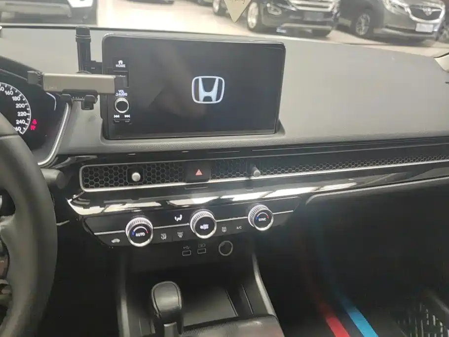 Honda Civic 2022 — фото 13