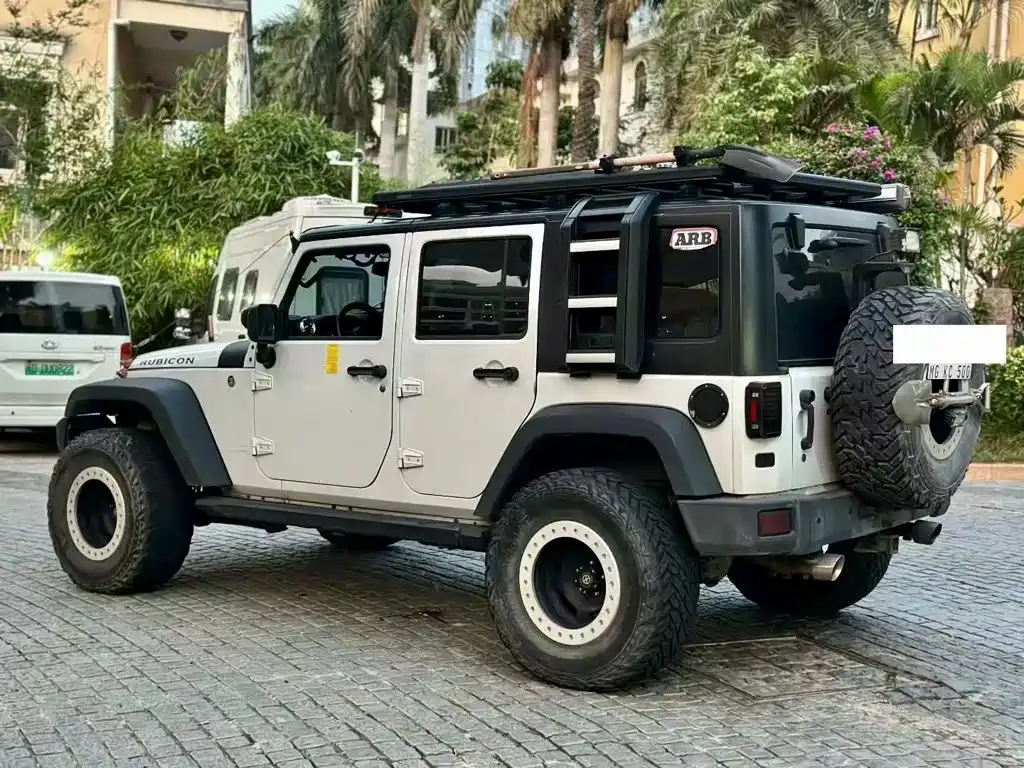 Jeep Wrangler 2017 — фото 9