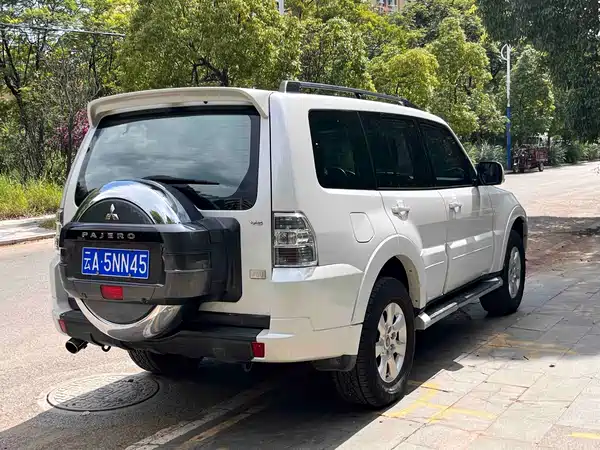 Mitsubishi Pajero 2019