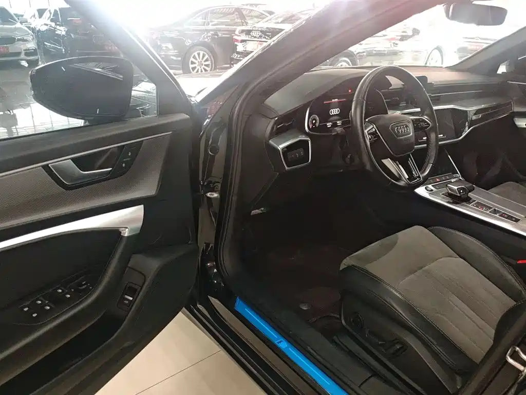 Audi A6L 2022 — фото 12