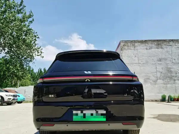 Li Auto L8 2025