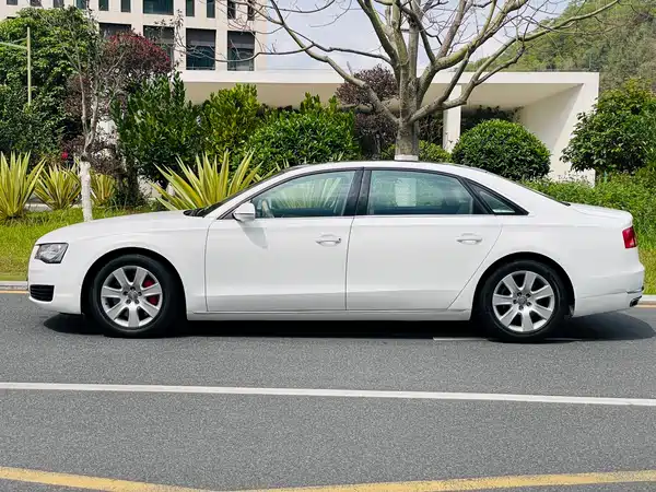 Audi A8 2013