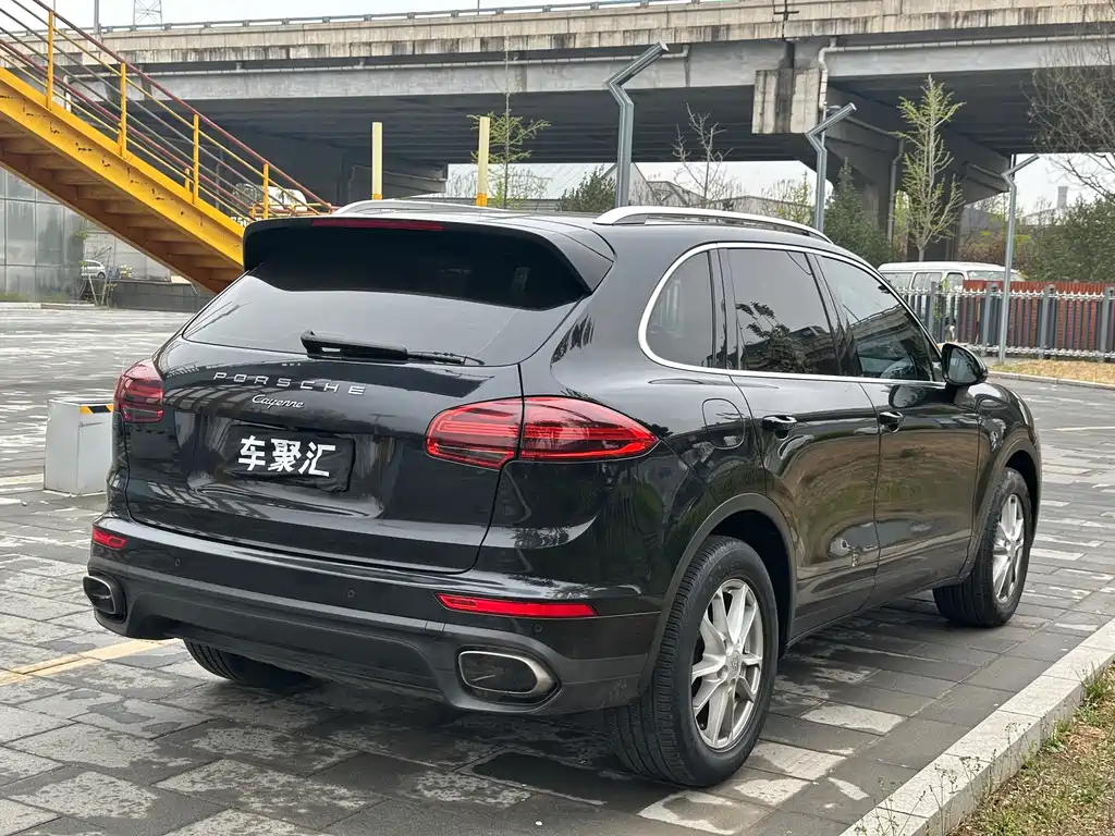 Porsche Cayenne 2018 — фото 20