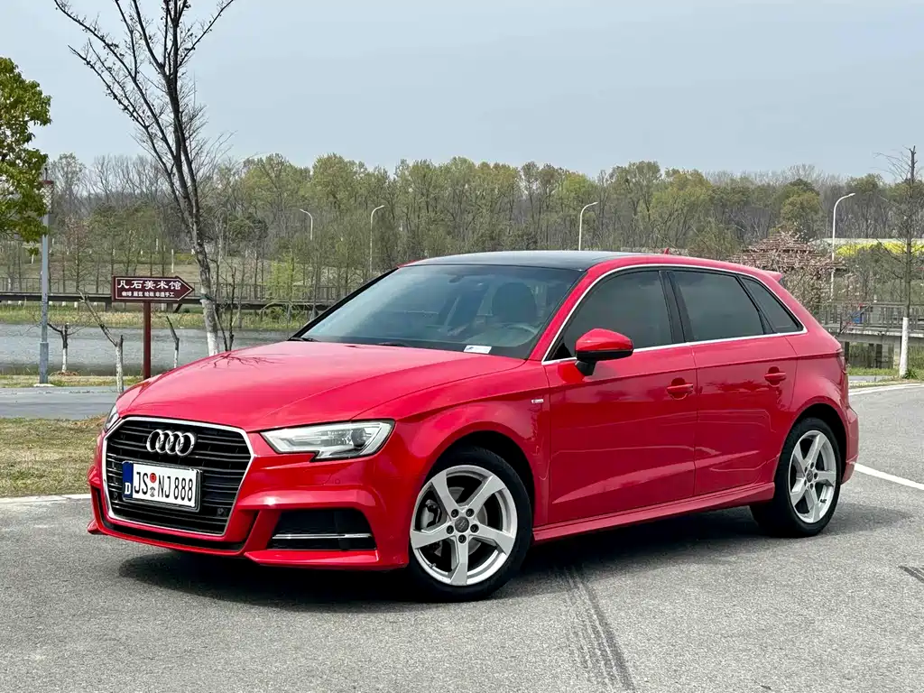Audi A3 2018 — фото 1