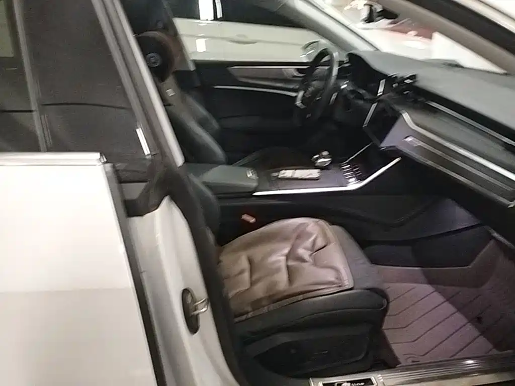 Audi A7L 2025 — фото 25