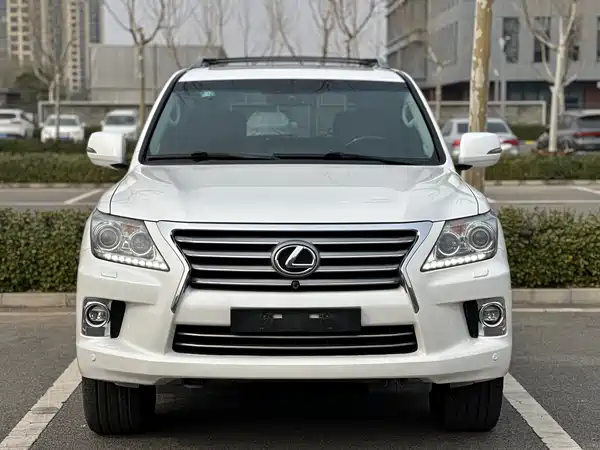 Lexus LX 2013