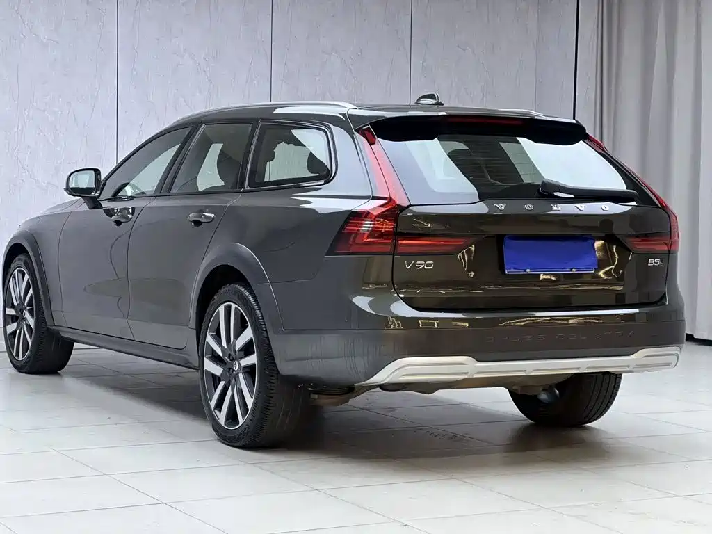 Volvo V90 2021 — фото 11