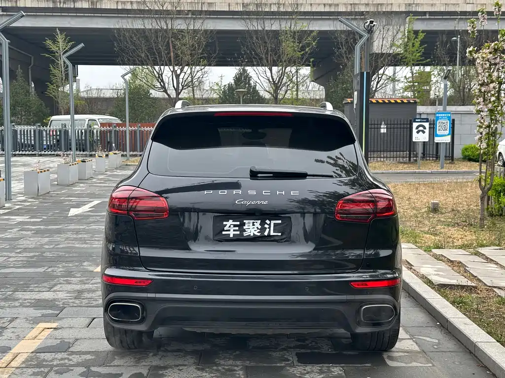 Porsche Cayenne 2018 — фото 19