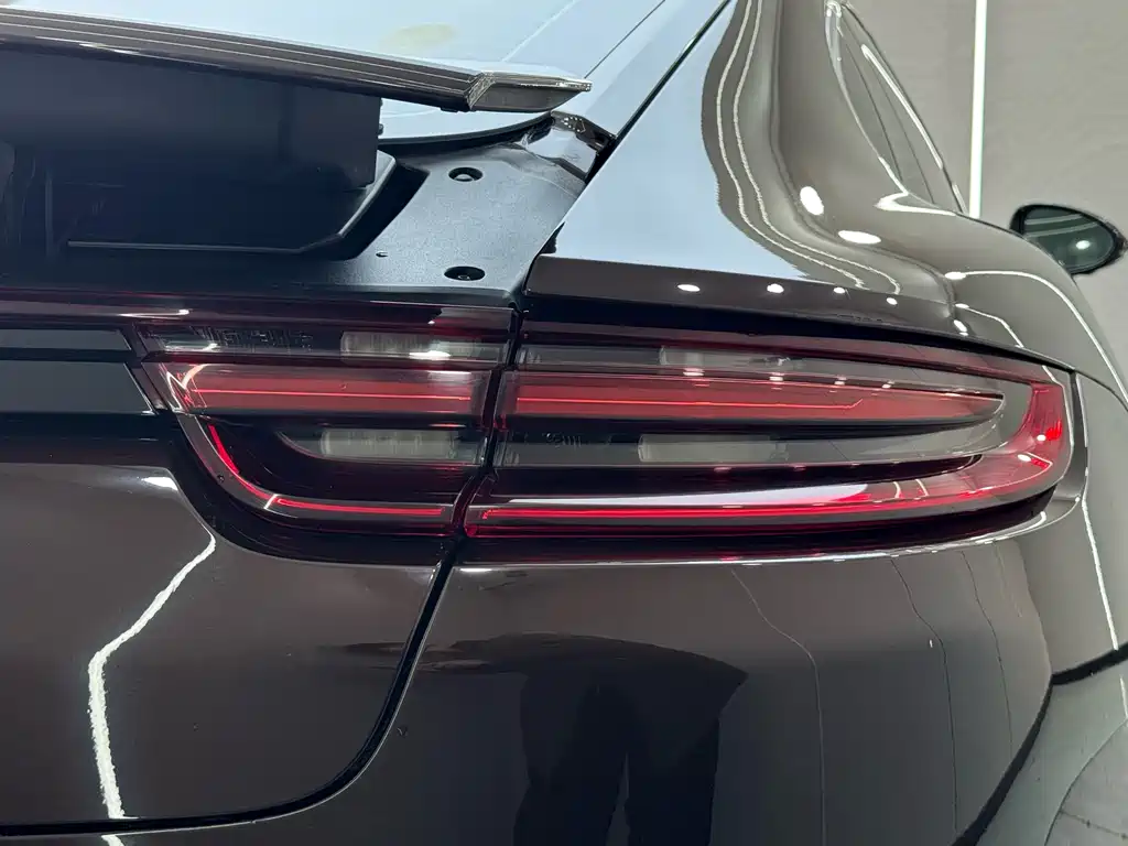 Porsche Panamera 2018 — фото 11
