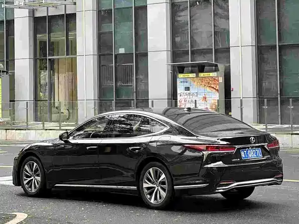 Lexus LS 2020