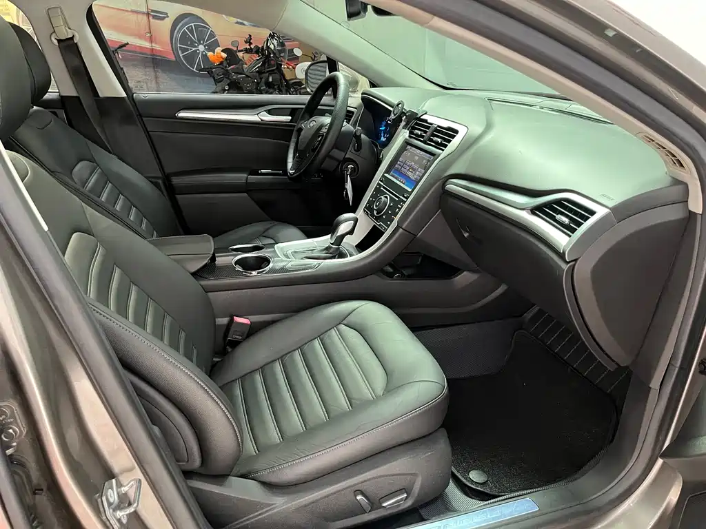 Ford Mondeo 2015 — фото 11