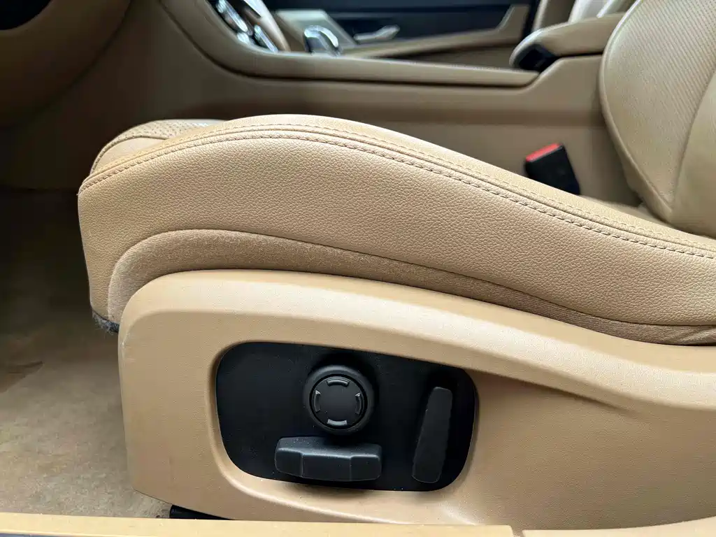 Jaguar XFL 2022 — фото 12