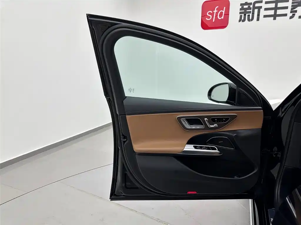 Mercedes-Benz E-Class 2025 — фото 8