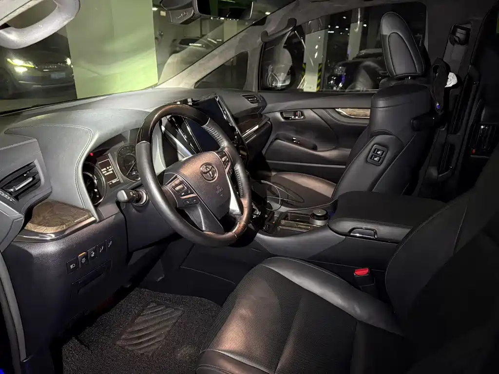 Toyota Vellfire 2022