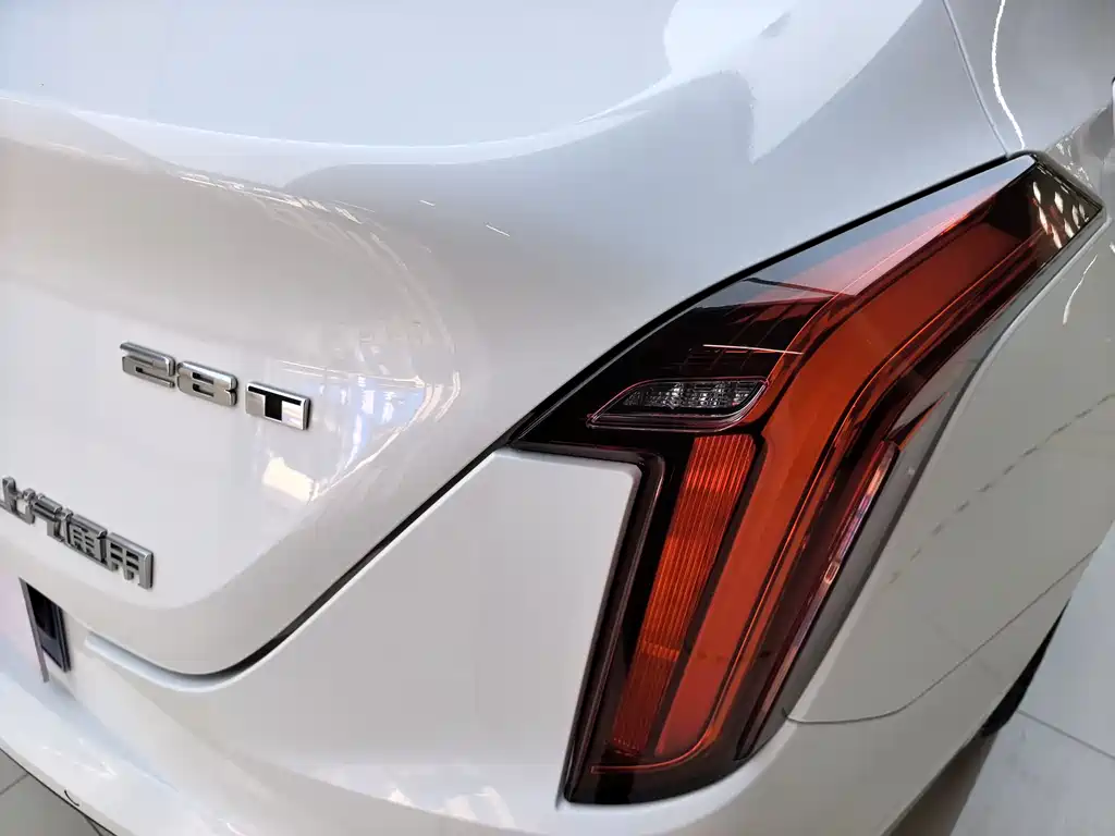 Cadillac CT4 2022 — фото 17