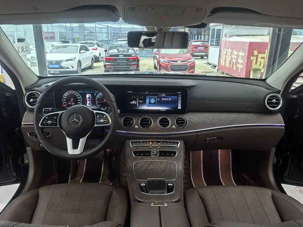 Mercedes-Benz E-Class 2019 — фото 10