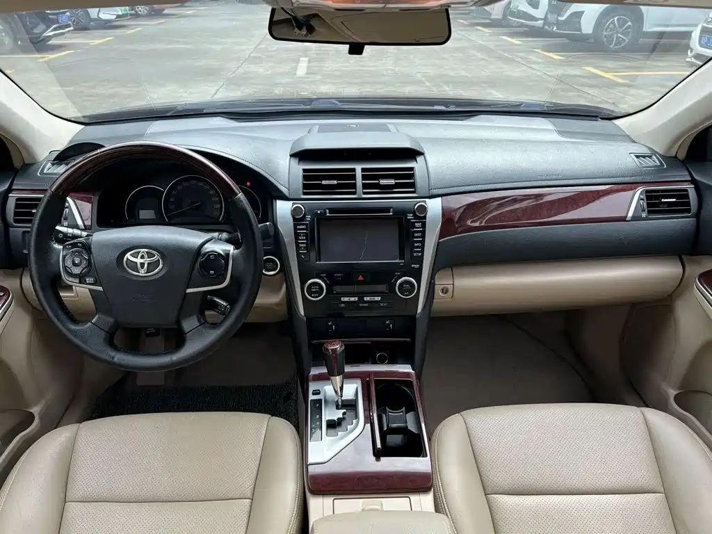 Toyota Camry 2013 — фото 5