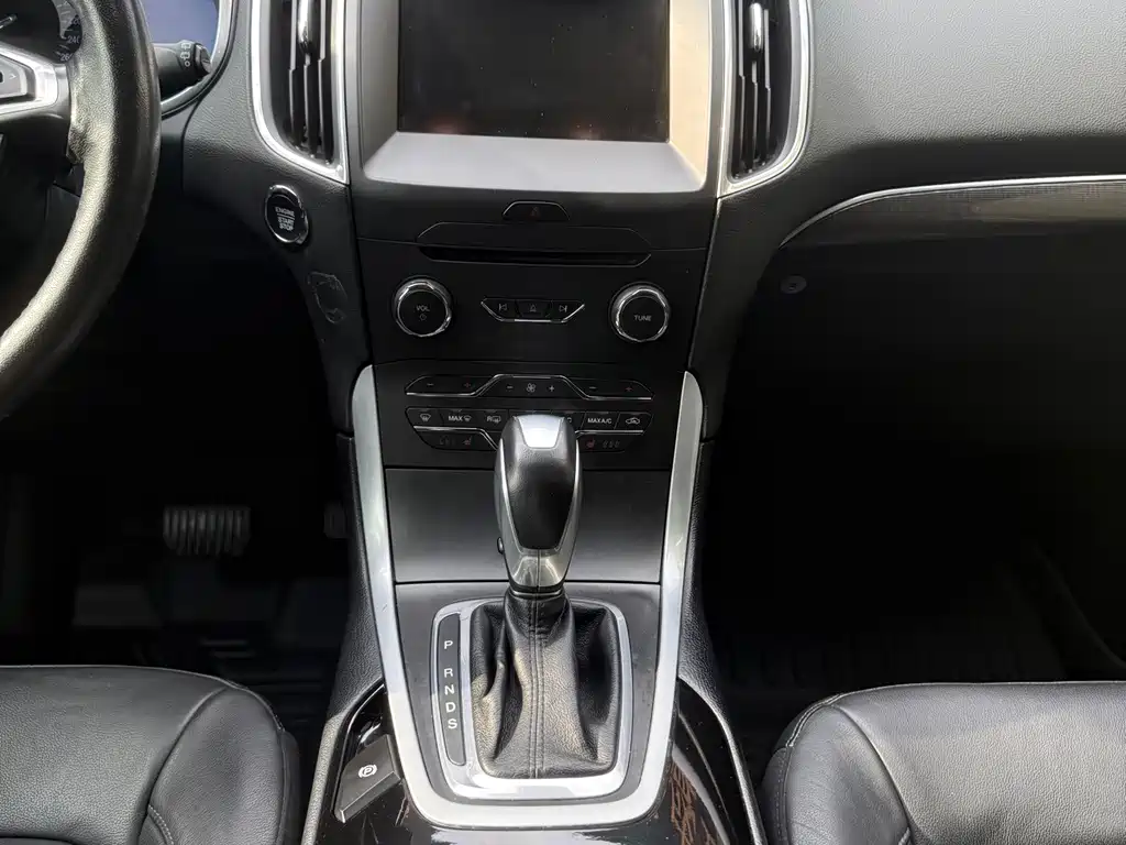 Ford Edge 2015 — фото 13